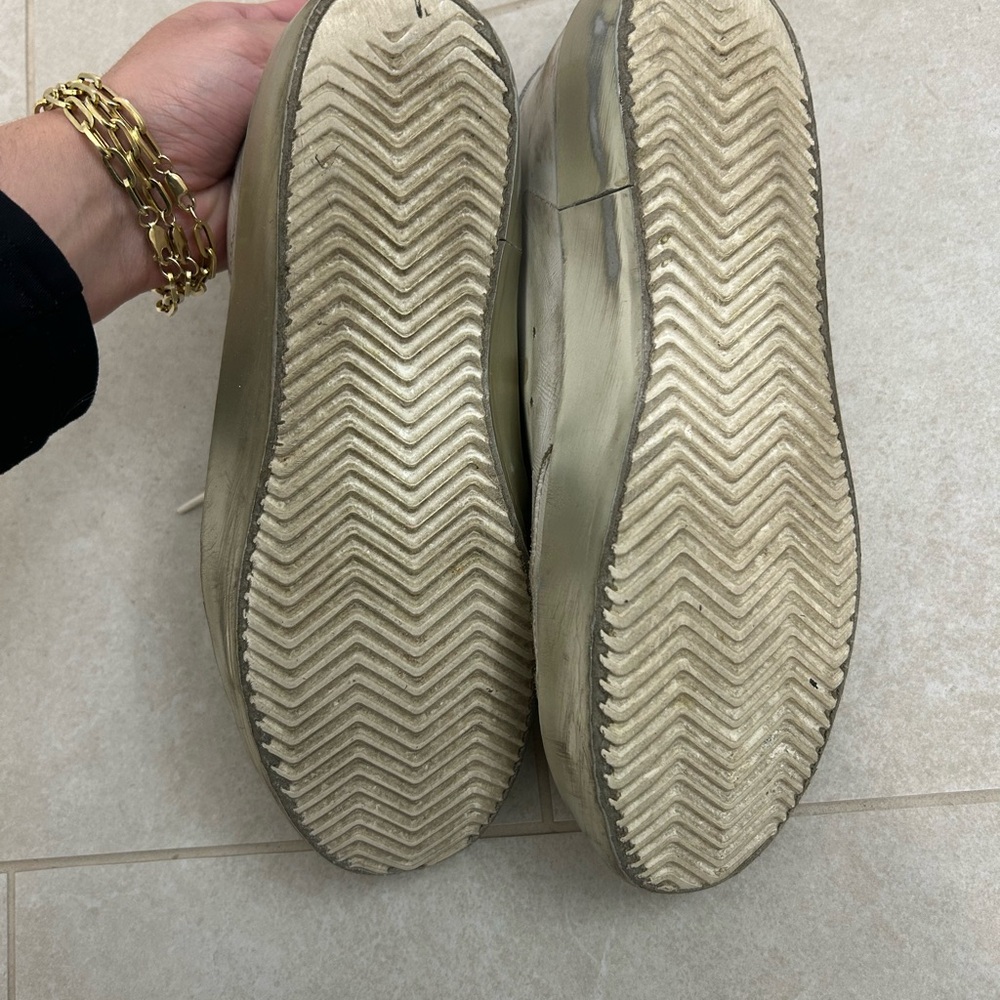 Golden Goose White and Gold Sneakers - Picture 3 of 4